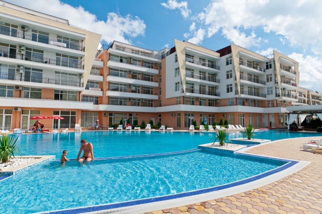 Apartamento Grand Kameliq Sunny Beach Exterior foto